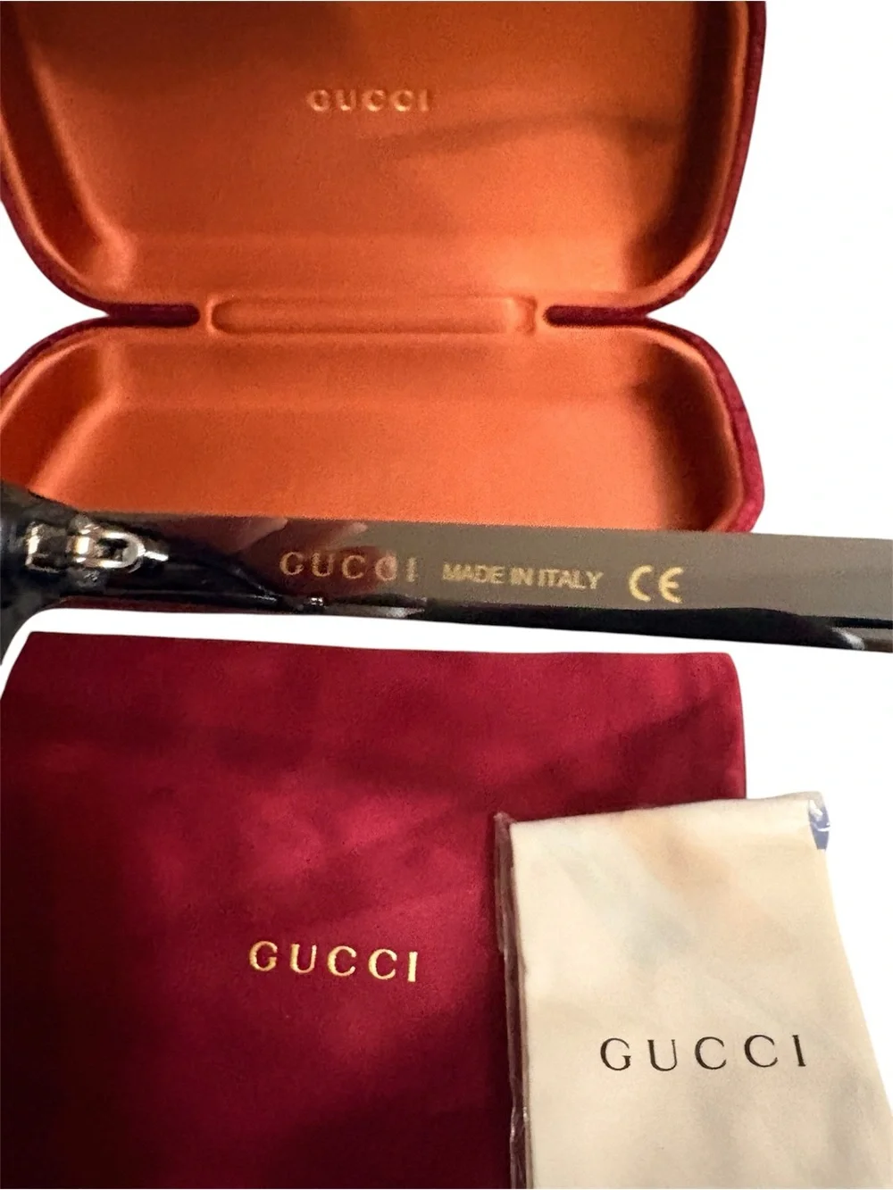 Gucci Men’s Black Frame Sunglasses with Burgundy Case and Cream Cloth